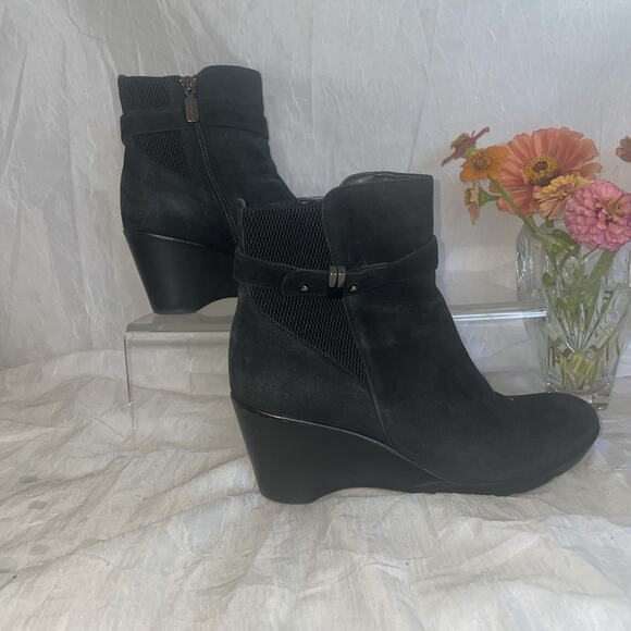 Blondo Liberata Black Suede Waterproof Wedge Ankle Boots Sz 8 Mid Heel Booties - Picture 3 of 13